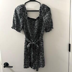 Ditsy Floral Belted Romper NEW 🏷️